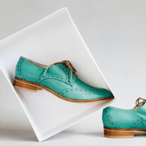 green wingtip shoes screensho